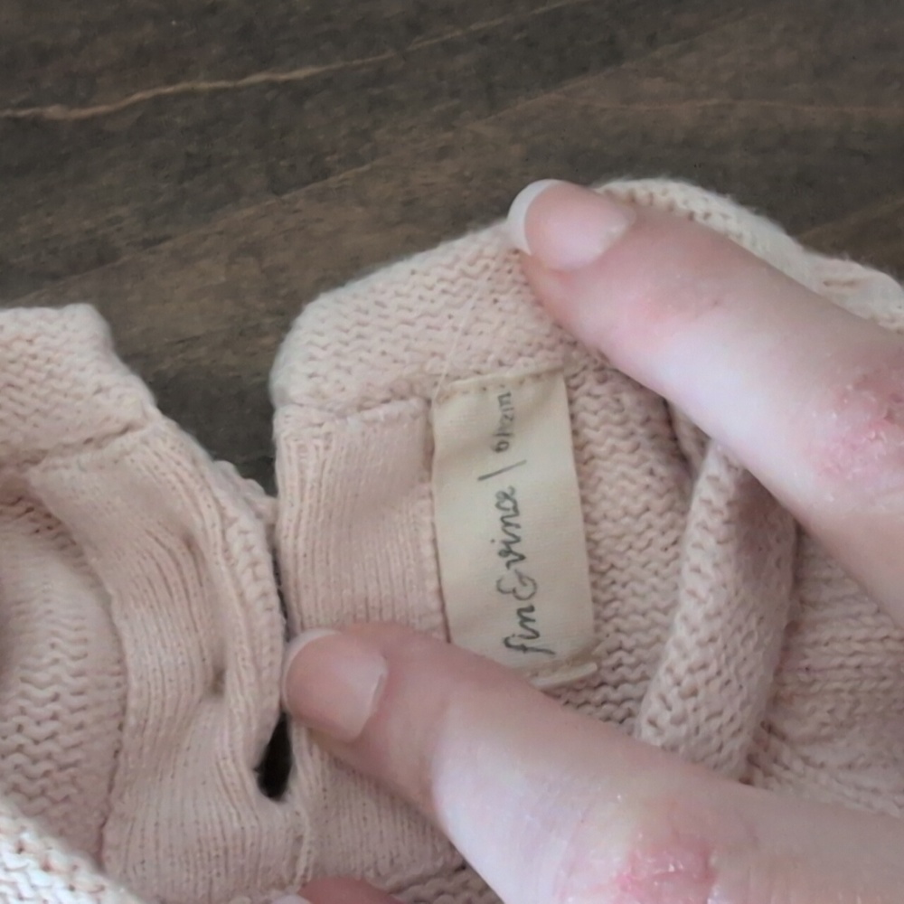 Fin & Vince Pink Ruffled Knit Baby Romper - Picture 2 of 4